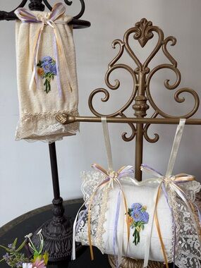 💐Hand Crafted Cream Towel & Toilet Paper Holder Set with Purple & Gold Flowers 💐